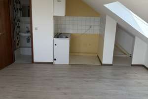 helle 1-Zimmer-Dachgeschosswohnung in Karlsruhe-Knielingen – Eggensteiner Str. 11, 76185 Knielingen, Karlsruhe – Vorschaubild 4
