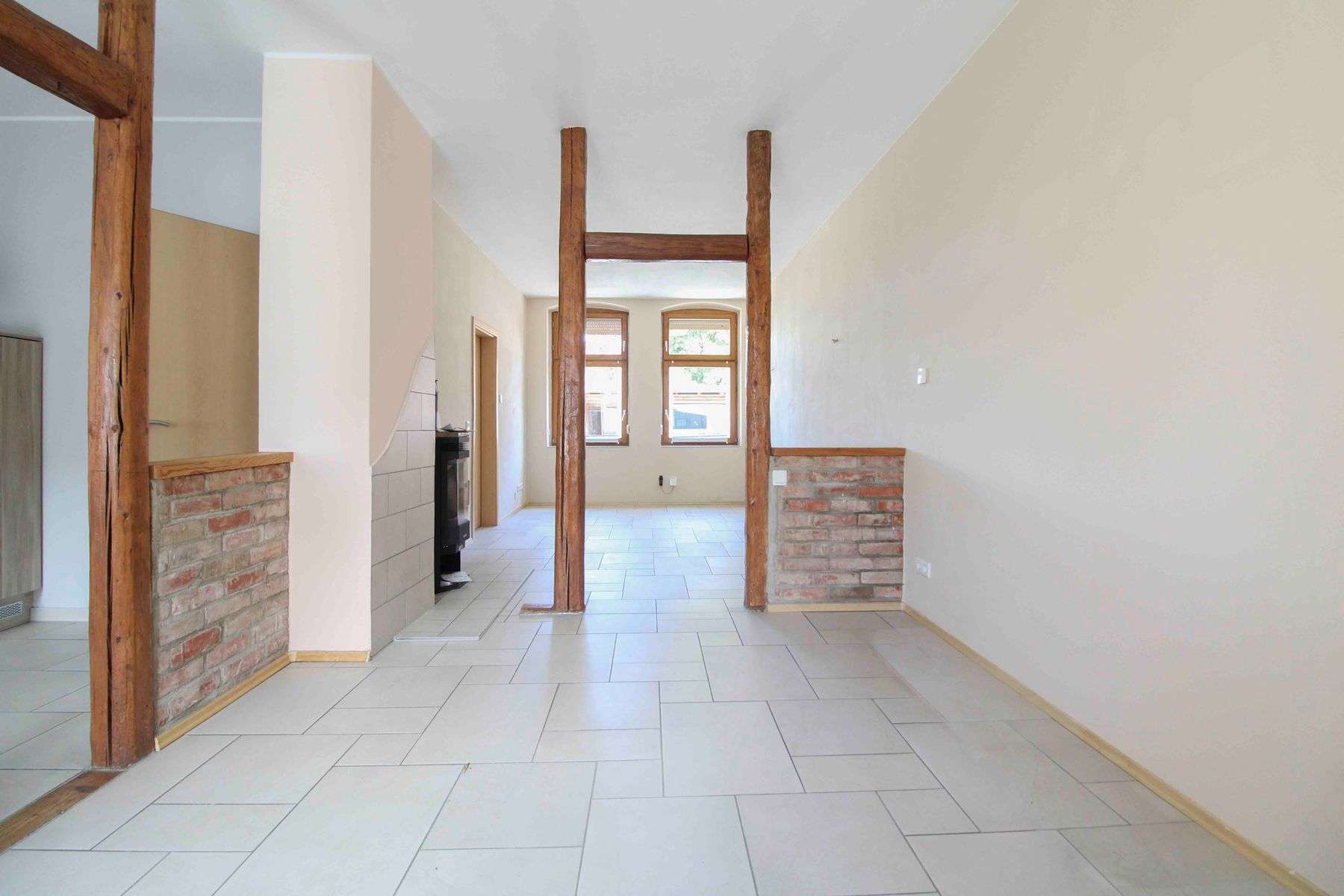 Großes Grundstück mit Zweifamilienhaus – ideal für Familien & Mehrgenerationen, Börde Kreis – Bild 1