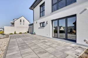 Bezugsfertiger Neubau! Hochwertiges KfW 40+ Haus mit Garage, Südterrasse und Garten in ruhiger Lage – Die vollständige Adresse der Immobilie erhältst du vom Anbieter., 95502 Himmelkron – Vorschaubild 14