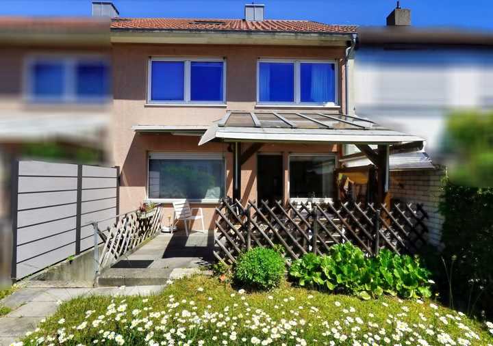 CHARMANTES  REIHENMITTELHAUS  IN  GUTER  WOHNLAGE