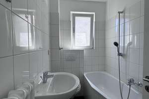 Frisch renovierte 2,5 Raum-Wohnung in Oberhausen-Dümpten – Feldmannstr. 85, 46045 Dümpten, Oberhausen – Vorschaubild 3