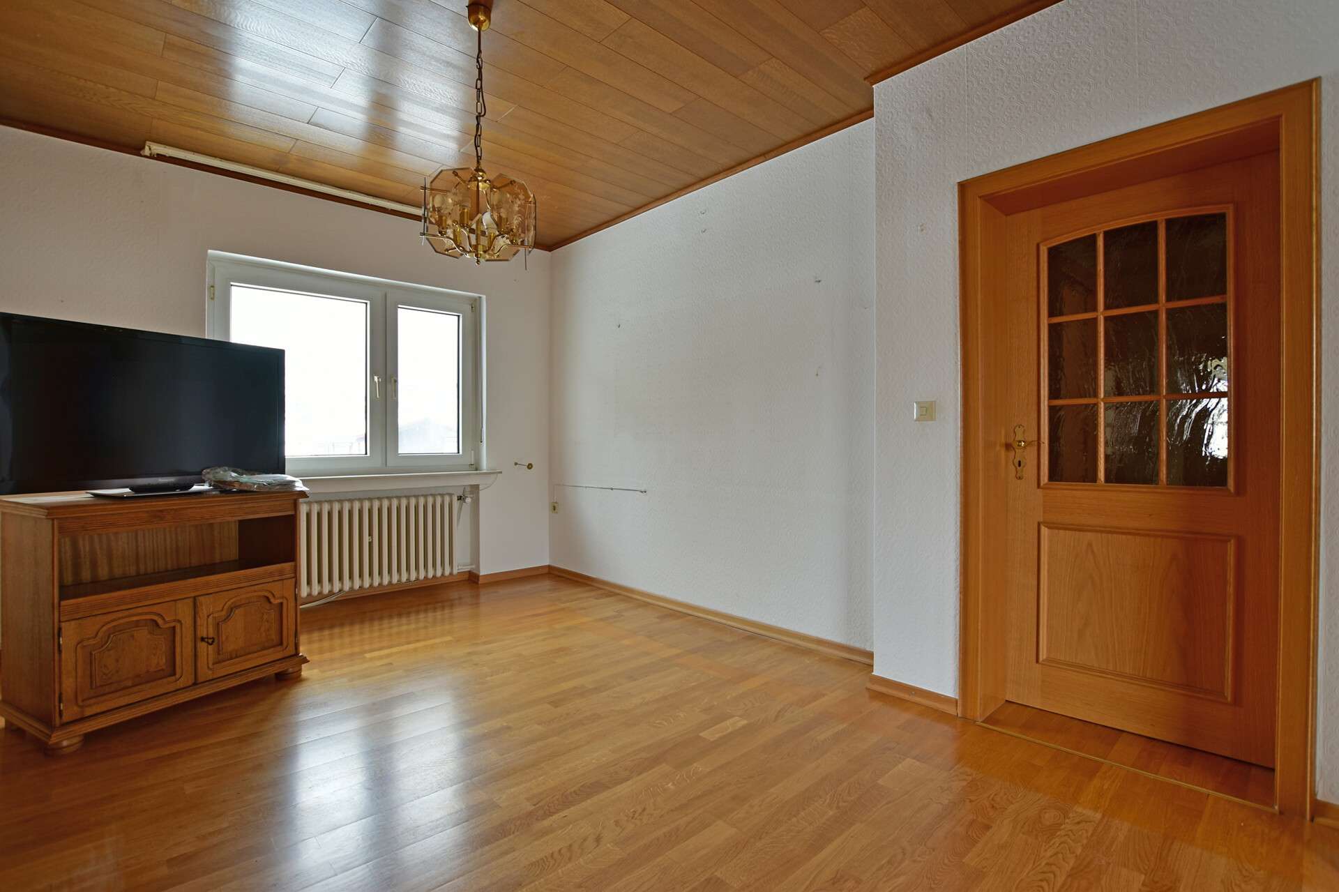 Immobilie in Niedenstein - Gepflegtes Ein- bis Zweifamilienhaus in reizvoller Feldrandlage von Niedenstein-Metze - Bild 4