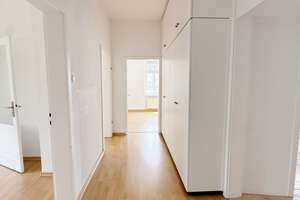 Großzügige Altbauwohnung mit Loggia und EBK in toller Lage (Westbahnhof) – Rotenwaldstr. 104, 70197 Hasenberg, Stuttgart – Vorschaubild 3