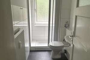Gemütliche 2-Zimmer-Altbauwohnung in Kiel – 45,38 m² mit Dielenboden und Tageslichtbad – Ostring 76, 24143 Gaarden-Süd und Kronsburg, Kiel – Vorschaubild 2