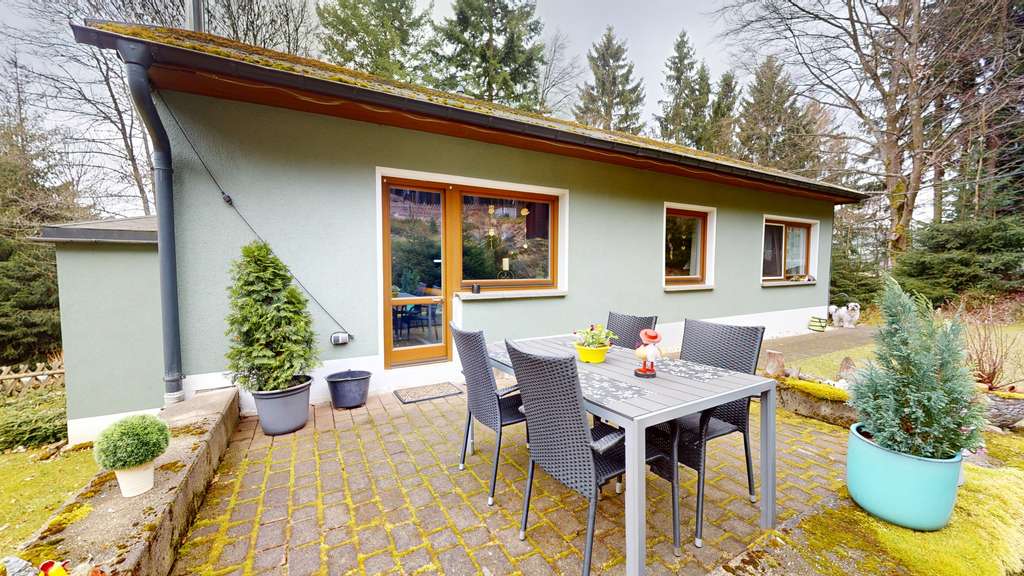 Immobilie in Geyer - Einfamilienhaus auf idyllischem Waldgrundstück mit Sauna in Geyer - Bild 2