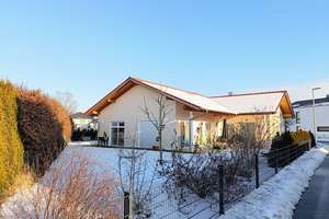 Bungalow mit 5 Zimmern, Doppelgarage und schönem Grundstück in Pocking zu vermieten – Die vollständige Adresse der Immobilie erhältst du vom Anbieter., 94060 Pocking – Vorschaubild 2