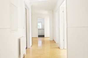 Helle 4-Zimmer-Wohnung mit Balkon & Einbauküche in München-Solln – Faustnerweg 11, 81479 München – Vorschaubild 2