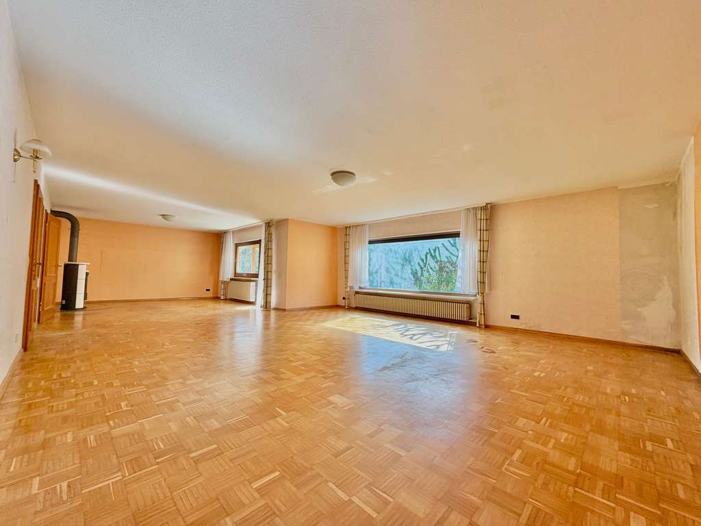 Immobilie in Sasbach am Kaiserstuhl - Großes Einfamilienhaus in Sasbach - Bild 2