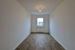 Ab 10.12.2025 // Frisch renoviert // 3-Zimmer // offene Küche und Tageslichtbad – 2 NKM frei! – Andromedaweg 20, 4205 Grünau-Nord, Leipzig – Vorschaubild 4