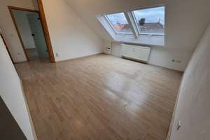 Wohnen in Pforzheim: 2,5-Zimmer-Dachgeschosswohnung mit Einbauküche – Enzstraße 135, 75181 Eutingen, Pforzheim – Vorschaubild 4