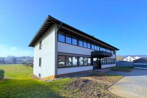 +++ Die Gelegenheit!! ++ Attraktives Wohn- und Geschäftshaus mit Baureserve ++ Nur 45 Min. nach Ffm  – Die vollständige Adresse der Immobilie erhältst du vom Anbieter., 64732 Bad König – Vorschaubild 4