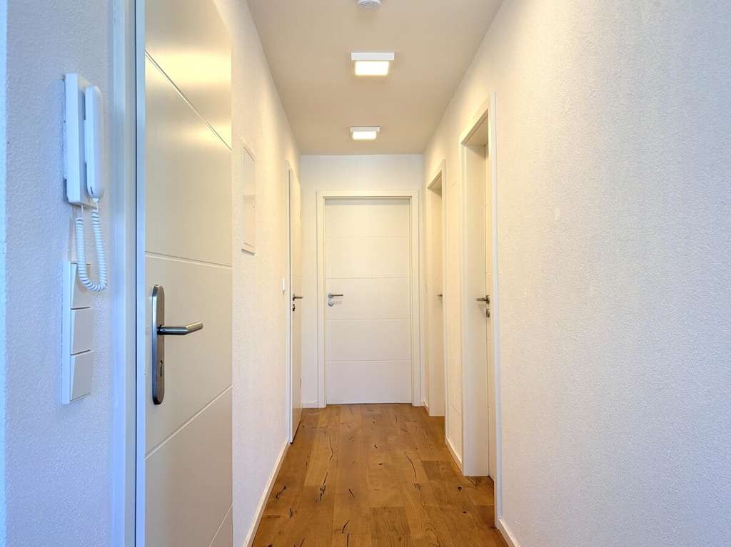 Immobilie in Vogtsburg im Kaiserstuhl - Bezugsfreie Eigentumswohnung in gepflegtem Zweifamilienhaus auf Erbbaurecht - Bild 3