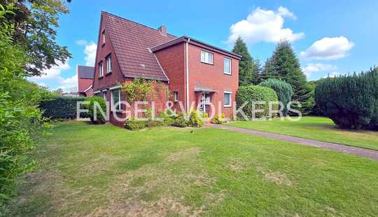 Bild von Solides Einfamilienhaus mit Einliegerwohnung und Doppelgarage