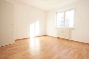 Barrierefreie 3-Zimmer-Erdgeschosswohnung im beliebten Quellenhof – Wiesbaden Komfortables Wohnen – Die vollständige Adresse der Immobilie erhältst du vom Anbieter., 65205 Erbenheim, Wiesbaden – Vorschaubild 3