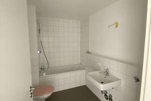 4 Zimmerwohnung mit offener Wohnküche ab sofort! – Dolgenseestr. 9g, 10319 Friedrichsfelde, Berlin – Vorschaubild 6
