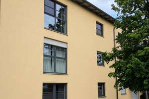 Attraktive, renovierte Ergeschosswohnung mit Tiefgarage in Top-Lage nahe Uni / FOS /BOS 