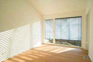 Neubau, Erstbezug: R6 – Leben am Burgberg | Architektonisch außergewöhnliches Haus im Grünen – Die vollständige Adresse der Immobilie erhältst du vom Anbieter., 91054 Burgberg, Erlangen – Vorschaubild 10