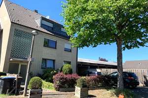 4-Familienhaus in ruhiger Lage von Köln-Rondorf - Attraktive Investitionschance ! – Hachenburger Straße 18, 50997 Rondorf, Köln – Vorschaubild 2