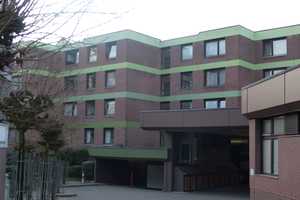 Provisionsfrei- Modernisierte 4-Zimmer Wohnung im Volksdorfer Zentrum- TG Stellplatz und Fahrstuhl  – Volksdorf, Hamburg, 22359 Hamburg – Vorschaubild 1