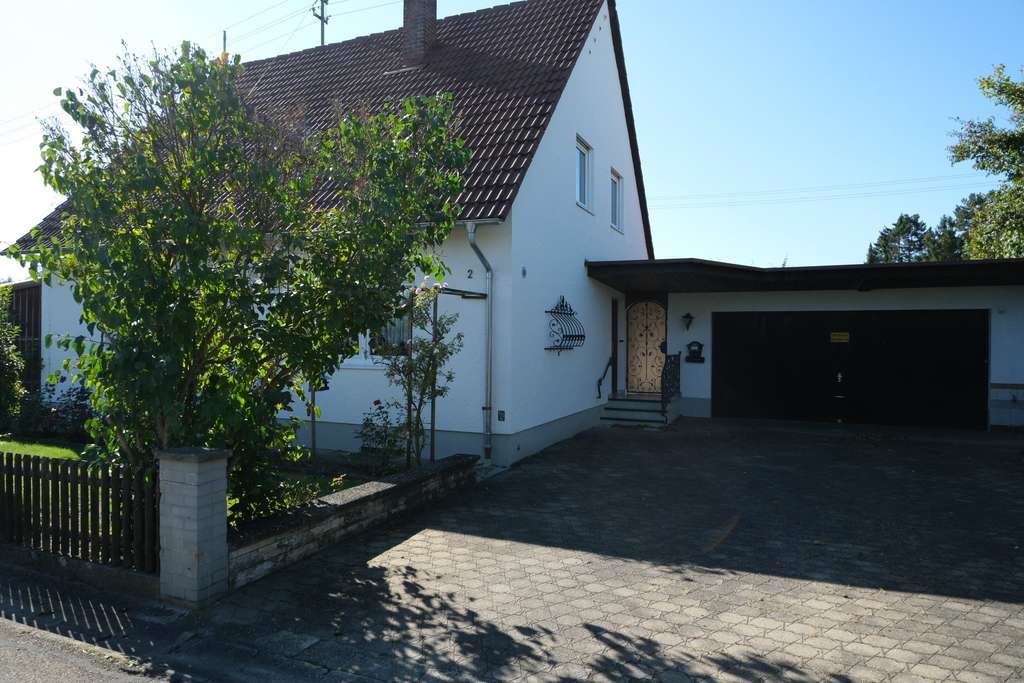 Immobilie in Blindheim - Ruhiges Familienglück: Ihr Projekt zum Wohlfühlen auf traumhaftem Gartengrundstück - Bild 1