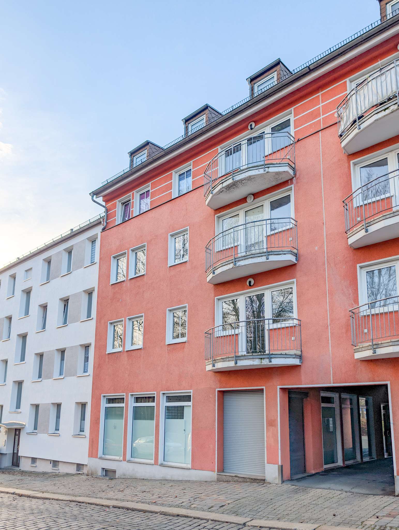 Großzügige Eigentumswohnung zum Selbstausbau, zentrumsnah 2 Balkone, Stellplatz, Plauen – Bild 1