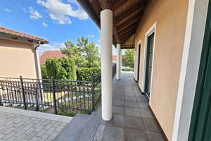 Großzügiges Toskana-Reiheneckhaus mit 5 Zimmer, 1 Appartement und 2 Terrassen in Schierling – Die vollständige Adresse der Immobilie erhältst du vom Anbieter., 84069 Schierling – Vorschaubild 9
