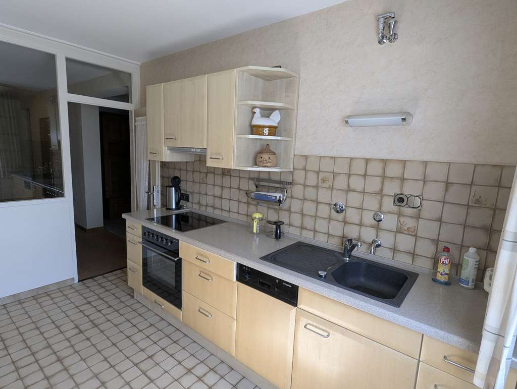 Nette Etagenwohnung - Balkon und Blick ins Grüne - sofort verfügbar - keine Maklerkosten
