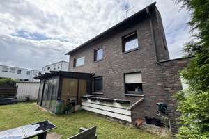 Vier-Parteienhaus im Ortskern von Duisburg-Baerl Kapitalanlage oder Mehrgenerationenhaus – Die vollständige Adresse der Immobilie erhältst du vom Anbieter., 47199 Baerl, Duisburg – Vorschaubild 3