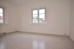 2-Raum Wohnung • Tageslichtbad mit Wanne • Einbauküche • Stellplatz • Kaßberg • Anschauen & Mieten – Die vollständige Adresse der Immobilie erhältst du vom Anbieter., 9112 Kaßberg, Chemnitz – Vorschaubild 5