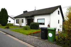 Charmantes Dreifamilienhaus im Grünen mit zentraler Lage – Ideal zur Kapitalanlage oder Eigennutzung – Neuwied (Kreis) – Vorschaubild 9