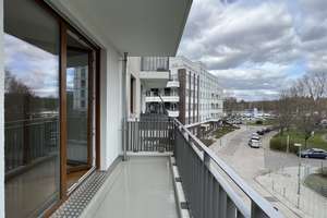 Super Chick. – Rosenfelder Ring 160, 10315 Friedrichsfelde, Berlin – Vorschaubild 4