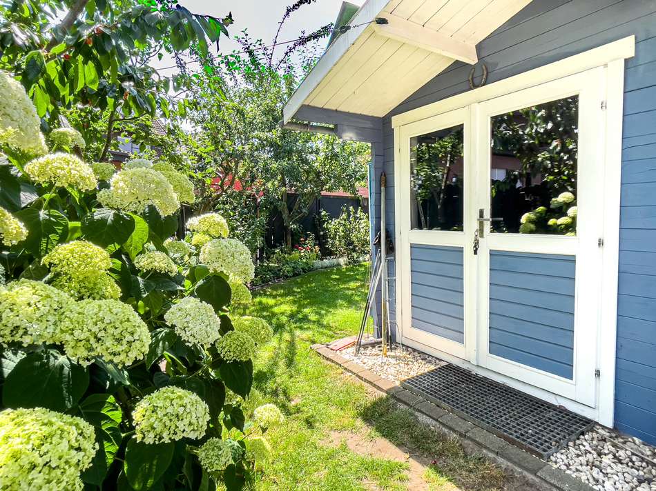 Garten und Schweden-Hütte