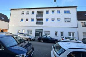 Die Adresse liegt im Stadtteil Zuffenhausen in Stuttgart, einem lebendigen Viertel mit guter Infrast