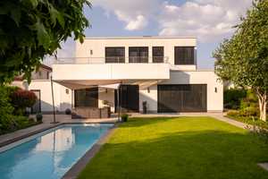 Exklusive Bauhausvilla mit Außenpool und Basketballplatz nahe Düsseldorf mit 400 qm Fläche – Krefeld – Vorschaubild 3