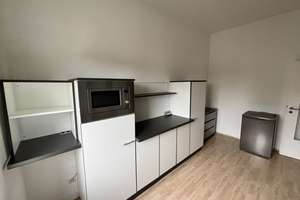 Wohnung mit zwei Zimmern, Flur und Einbauküche ruhig trotz Nähe HBF und Stadt, Mönchengladbach – Lürriper Straße 270, 41065 Lürrip, Mönchengladbach – Vorschaubild 3