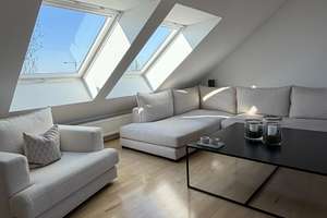 Stilvolle Dachgeschosswohnung mit Balkon und Blick über München – Konstanzer Straße 36, 80809 Am Riesenfeld, München – Vorschaubild 8