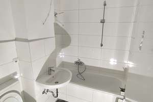 Vermietet! Gut geschnittenes Appartement mit
Balkon in Gröpelingen! – Die vollständige Adresse der Immobilie erhältst du vom Anbieter., 28237 Lindenhof, Bremen – Vorschaubild 6