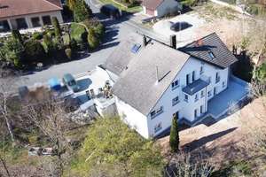 Saniertes Mehrfamilienhaus mit fünf Einheiten in ruhiger Wohnlage! – Die vollständige Adresse der Immobilie erhältst du vom Anbieter., 91325 Adelsdorf – Vorschaubild 6