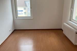 Helle 3-Zimmer-Wohnung im 4. Obergeschoss mit 66,9 m² in Solingen
