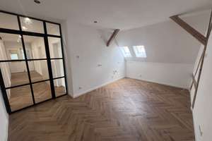     Exklusive kernsanierte Altbauwohnung in Neu-Ulm – Fischgrät, FBH, 127 m² – Johannisstraße 4, 89231 Neu-Ulm – Vorschaubild 2