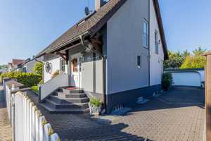 Der Sommer kann kommen! 
Einfamilienhaus mit POOL, TEICH und ENERGIEEFFIZIENZKLASSE *C* – Groß-Gerau (Kreis) – Vorschaubild 2