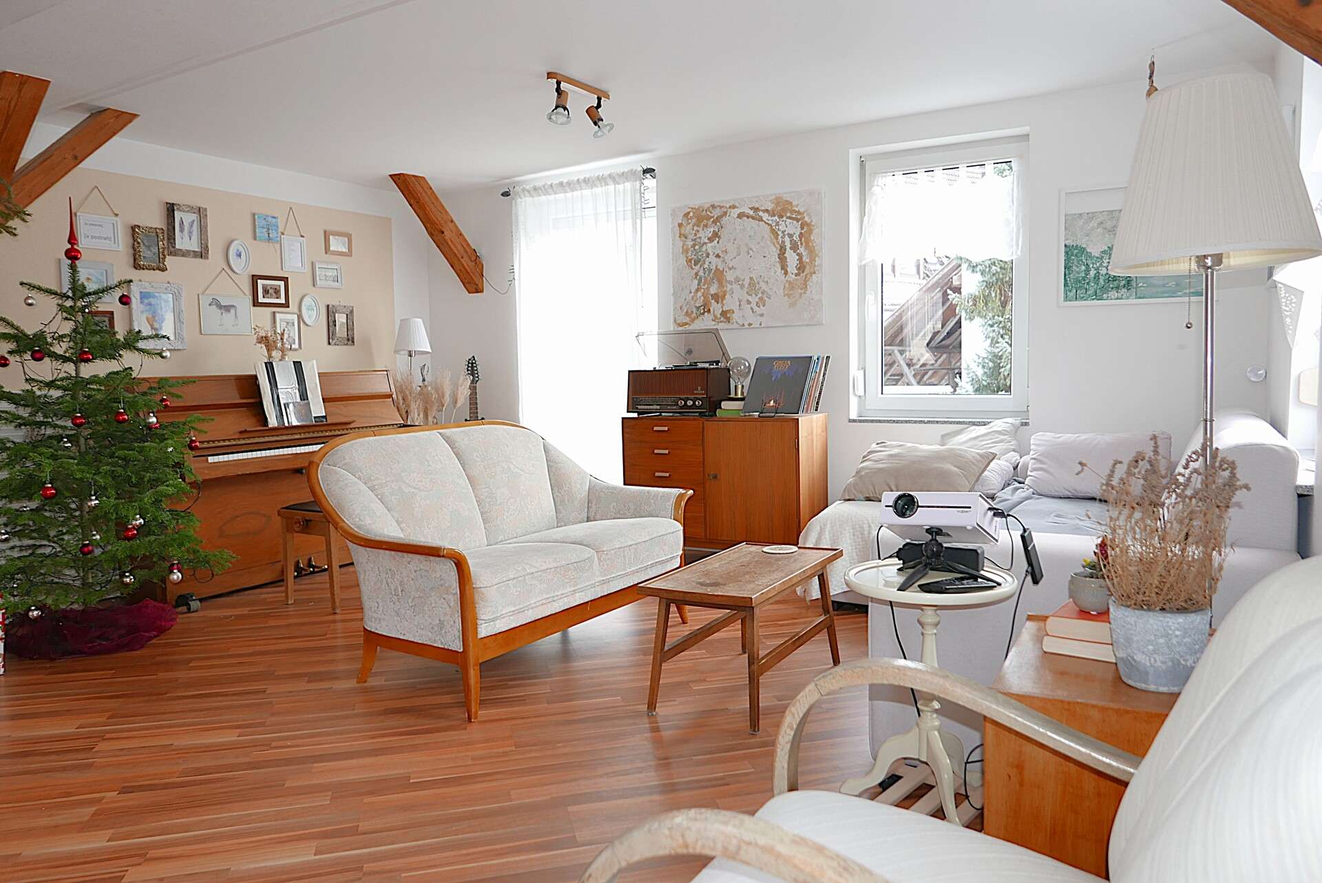 Immobilie in Dornstetten - Sehr gepflegte 4-Zimmer-Eigentumswohnung in ruhiger Lage in Dornstetten-Aach, Zentrum. - Bild 2