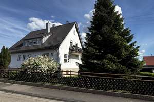 Zweifamilienhaus in bester Wohnlage, provisionsfrei – Die vollständige Adresse der Immobilie erhältst du vom Anbieter., 89343 Jettingen-Scheppach – Vorschaubild 1