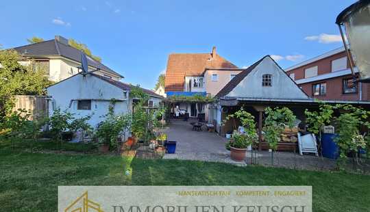 Bild von Preis erneut deutlich reduziert ! Große Stadtvilla mit viel Platz & Potenzial, TRAUM-Garten