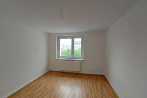 *Die Treppen hoch zur neuen Wohnung* – Danzstr. 2, 39104 Altstadt, Magdeburg – Vorschaubild 5