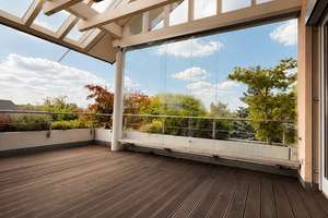 Wohnen der Extraklasse: mit überdachter Dachterrasse und Doppelgarage!