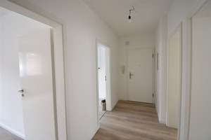 D-Altstadt! Sanierte 3-Zimmer-Wohnung ab sofort zu vermieten – Ratinger Straße 24, 40213 Altstadt, Düsseldorf – Vorschaubild 2
