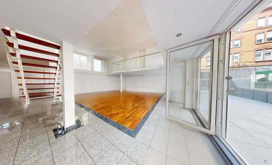BIETERVERFAHREN* BEZUGSFREIE, renovierte 4 ZKB mit Terrasse nähe Wasserturm | inkl Stellplatz