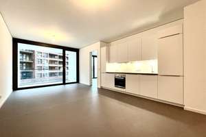  Toll geschnittene 3-Zi.-Wohnung mit idealem Grundriss, EBK & Smart Home-Features in Mitte   – George-Stephenson-Straße 12, 10557 Moabit, Berlin – Vorschaubild 2