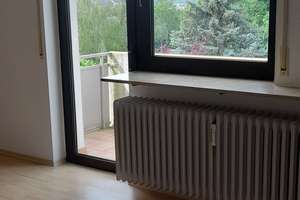 Gemütliche DG-Wohnung mit Balkon und tollem Blick – Die vollständige Adresse der Immobilie erhältst du vom Anbieter., 74076 Heilbronn, Heilbronn – Vorschaubild 2